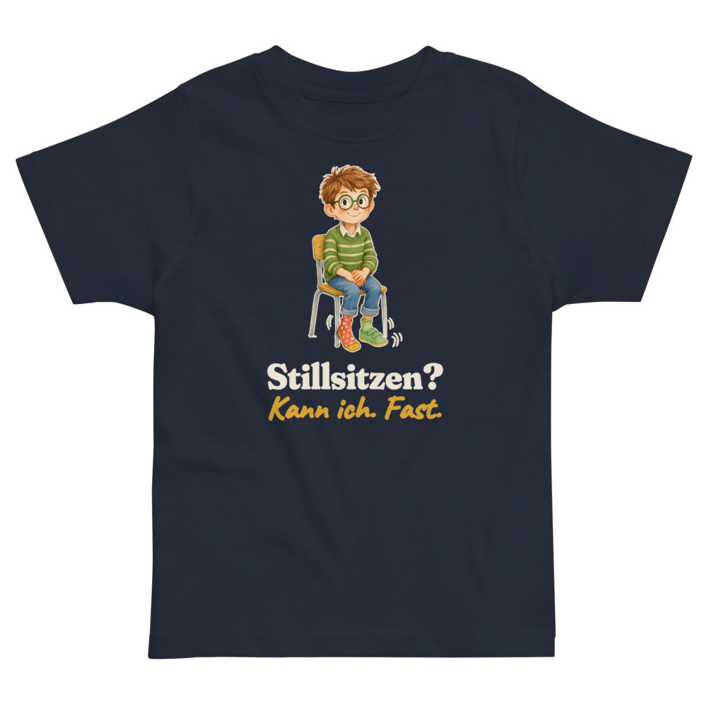 Stillsitzen? Kann ich. Fast. — Kleinkind-Shirt – Nachtblau