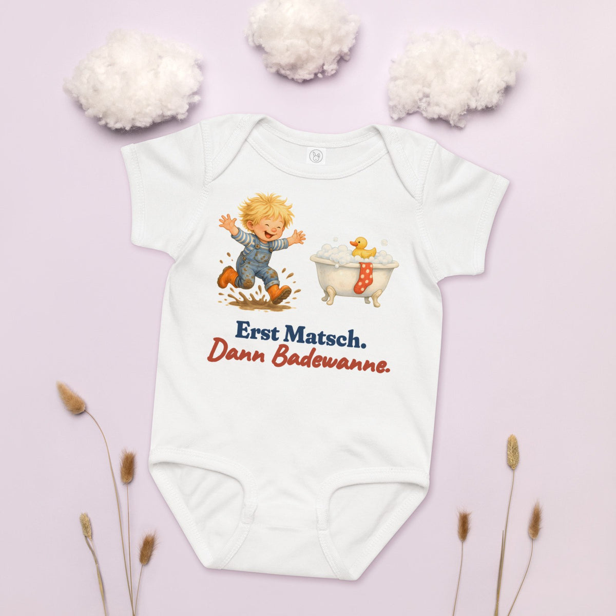 Erst Matsch. Dann Badewanne. — Baby-Body – Produktfoto