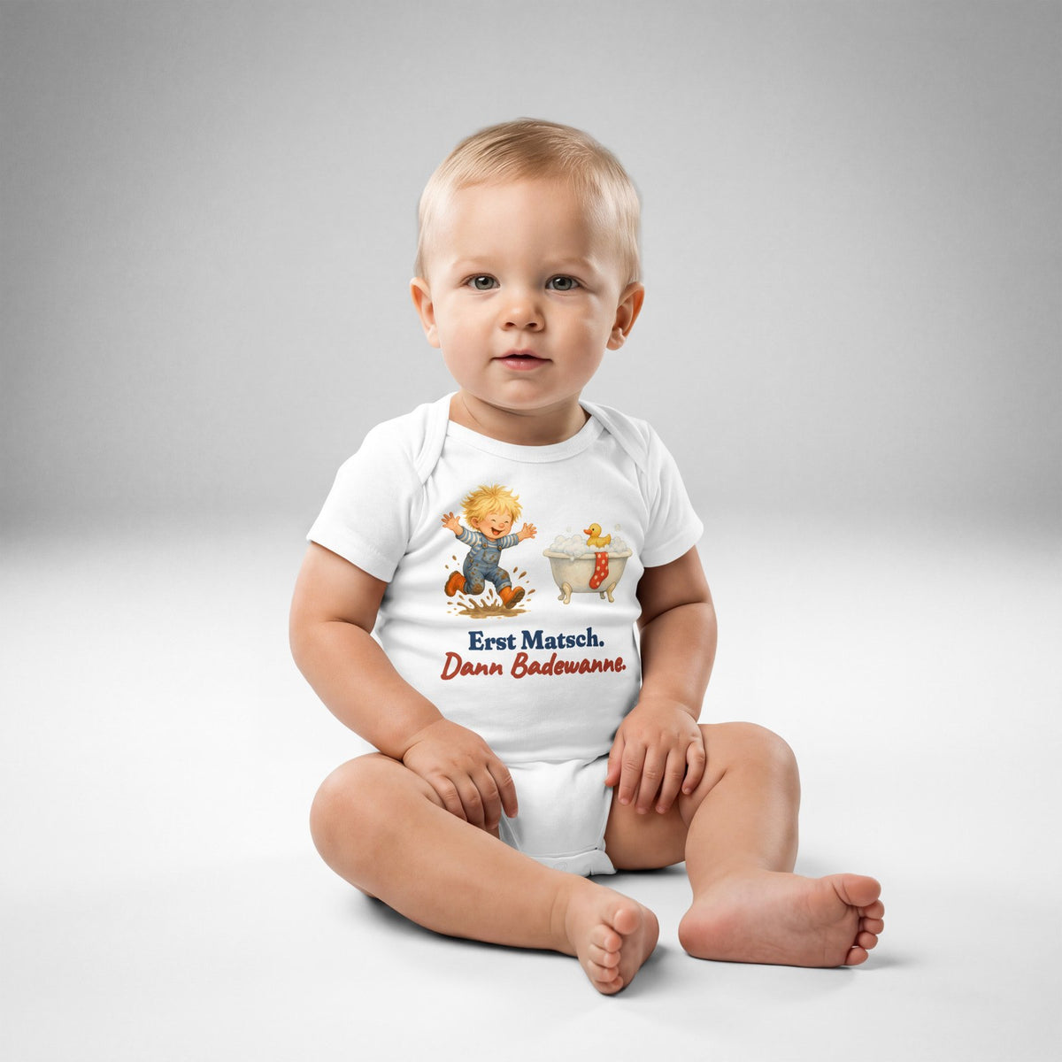 Erst Matsch. Dann Badewanne. — Baby-Body – Produktfoto