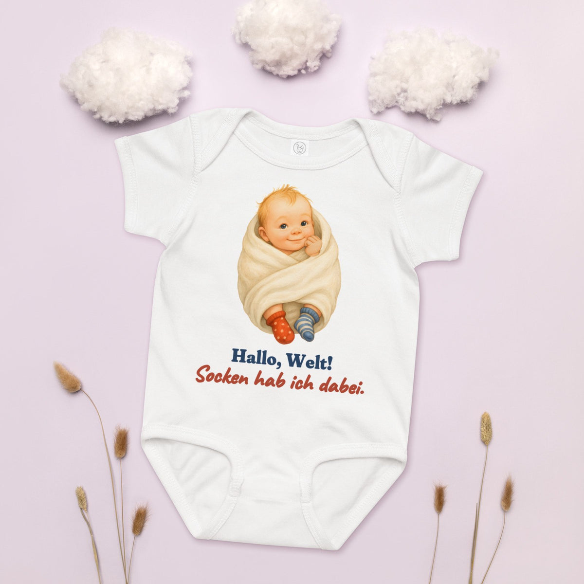 Hallo, Welt! Socken hab ich dabei. — Baby-Body – Produktfoto