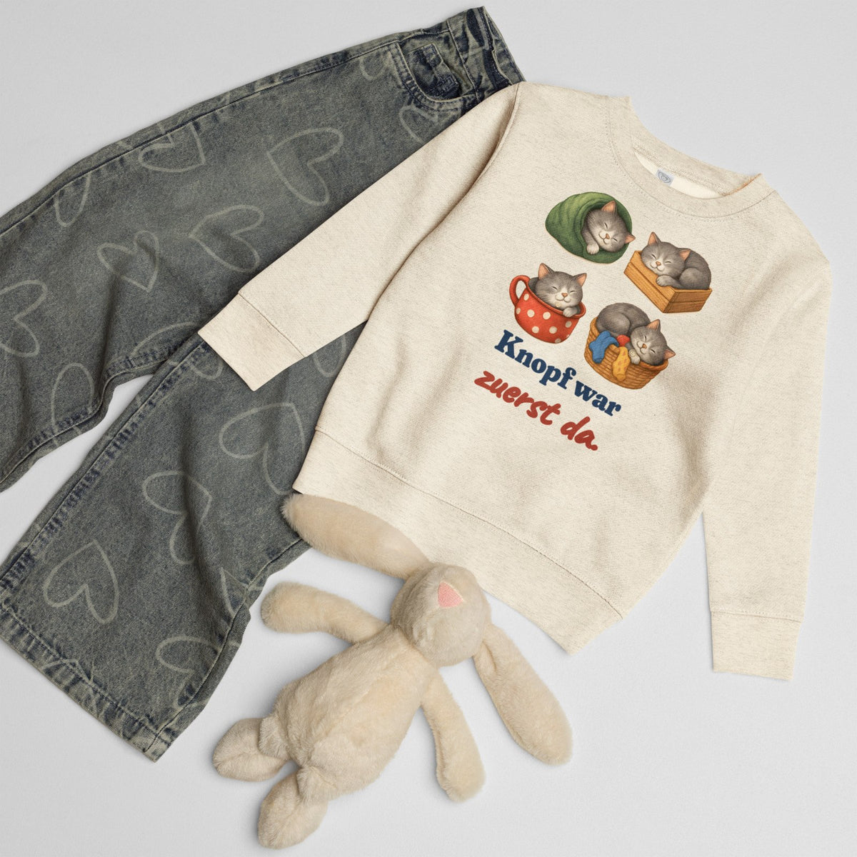 Knopf war zuerst da. — Kinder-Sweatshirt – Produktfoto
