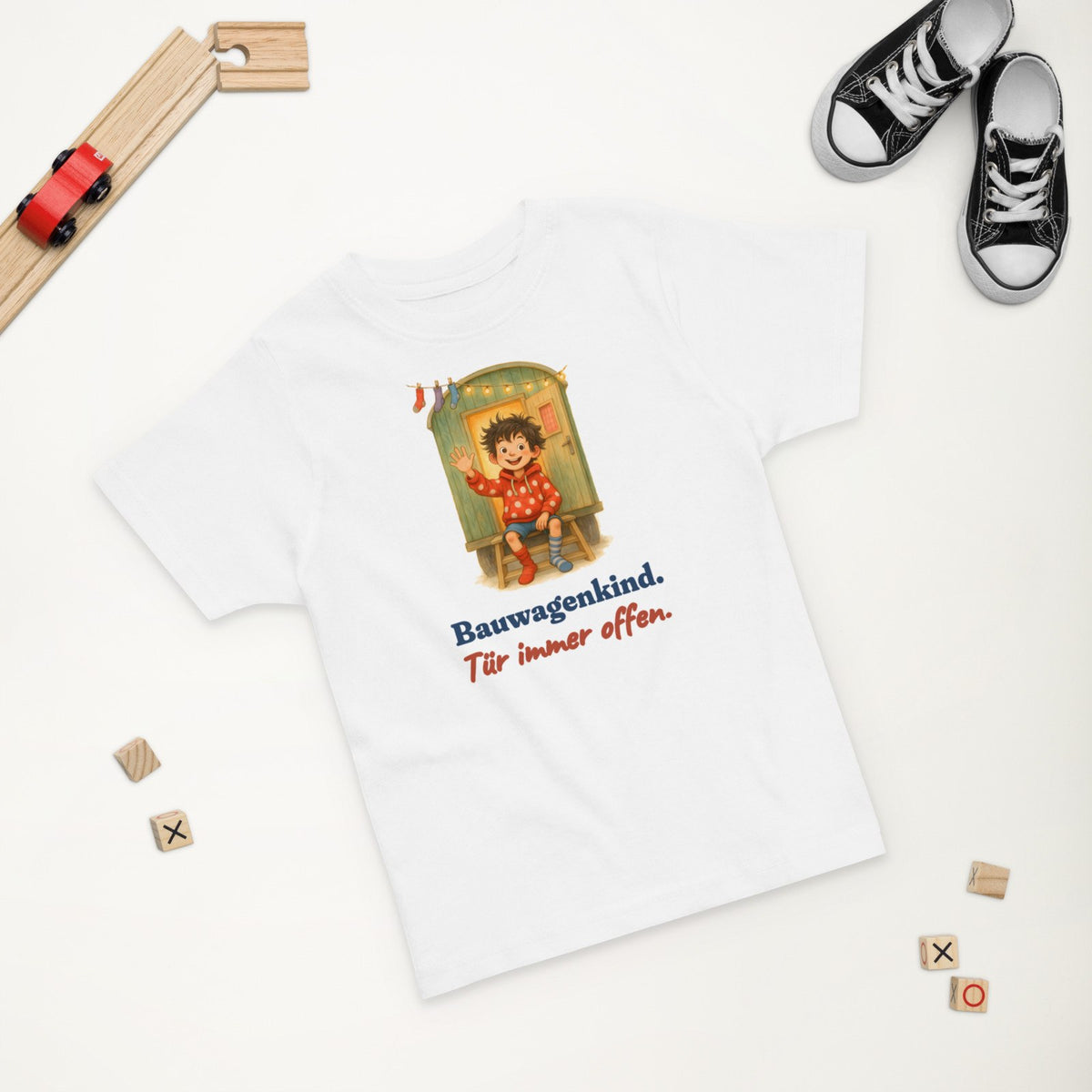 Bauwagenkind. Tür immer offen. — Kleinkind-Shirt – Produktfoto
