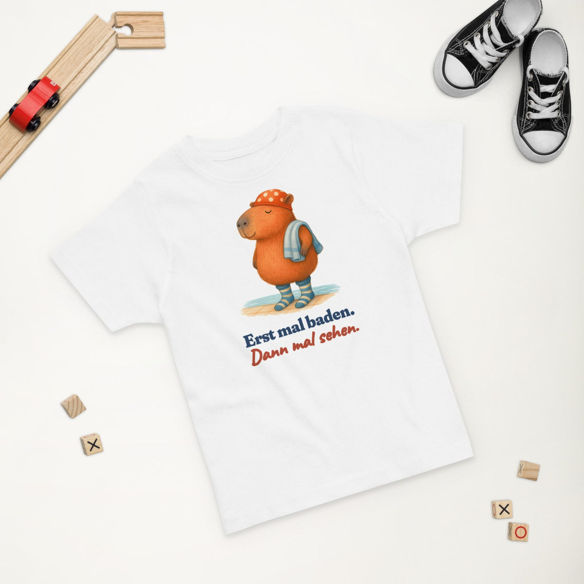Erst mal baden. Dann mal sehen. — Kleinkind-Shirt – Produktfoto