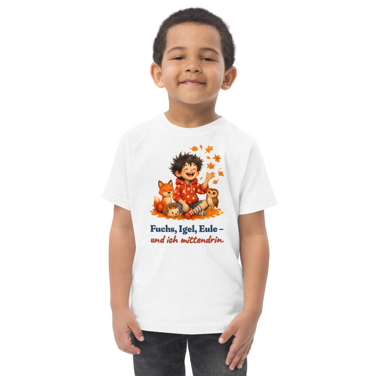 Fuchs, Igel, Eule – und ich mittendrin. — Kleinkind-Shirt – Produktfoto