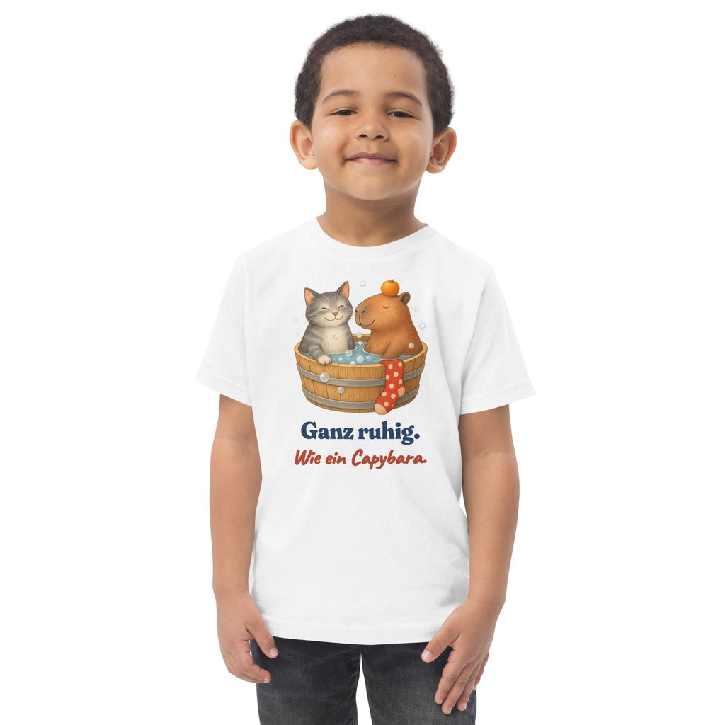 Ganz ruhig. Wie ein Capybara. — Kleinkind-Shirt – Produktfoto