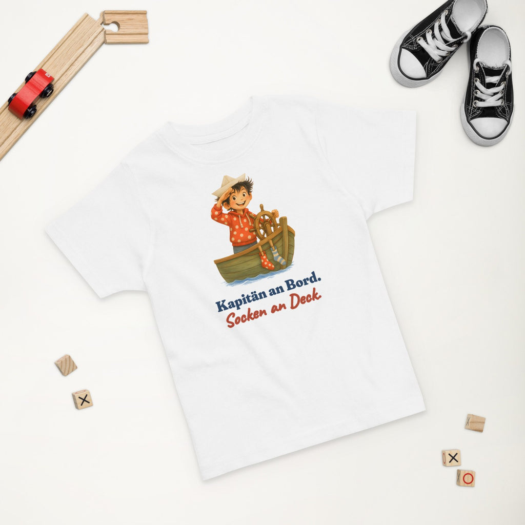 Kapitän an Bord. Socken an Deck. — Kleinkind-Shirt – Produktfoto