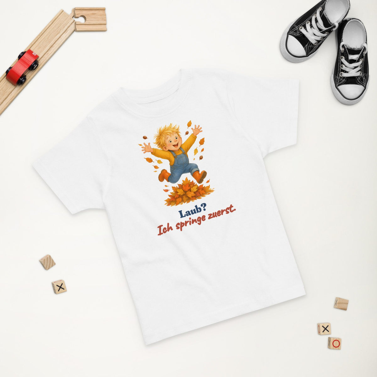 Laub? Ich springe zuerst. — Kleinkind-Shirt – Produktfoto