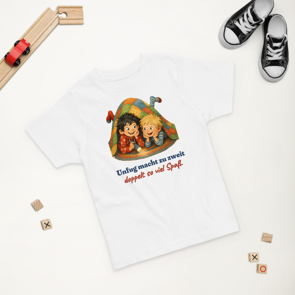 Unfug macht zu zweit doppelt so viel Spaß. — Kleinkind-Shirt – Produktfoto