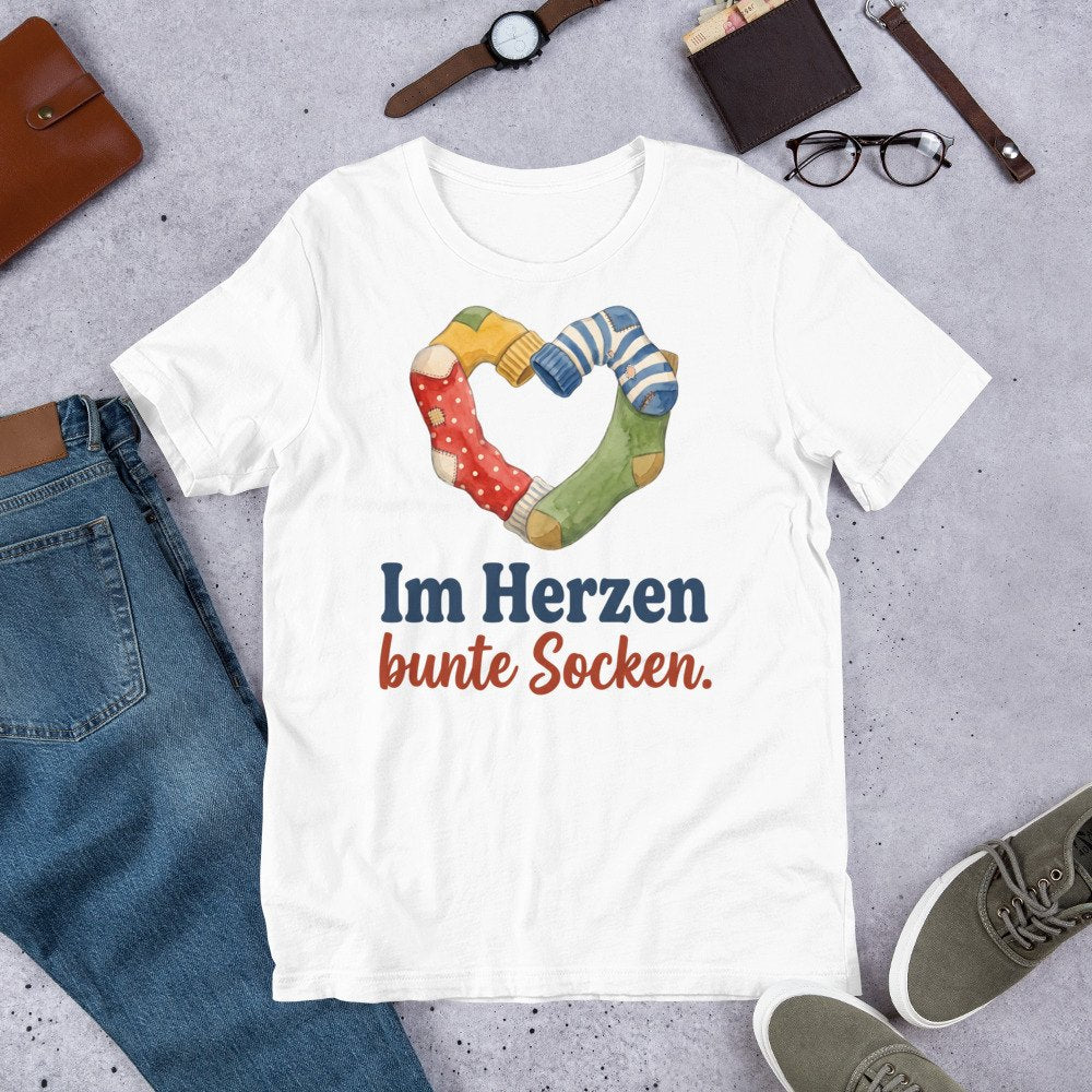 Im Herzen bunte Socken. — Shirt – Produktfoto