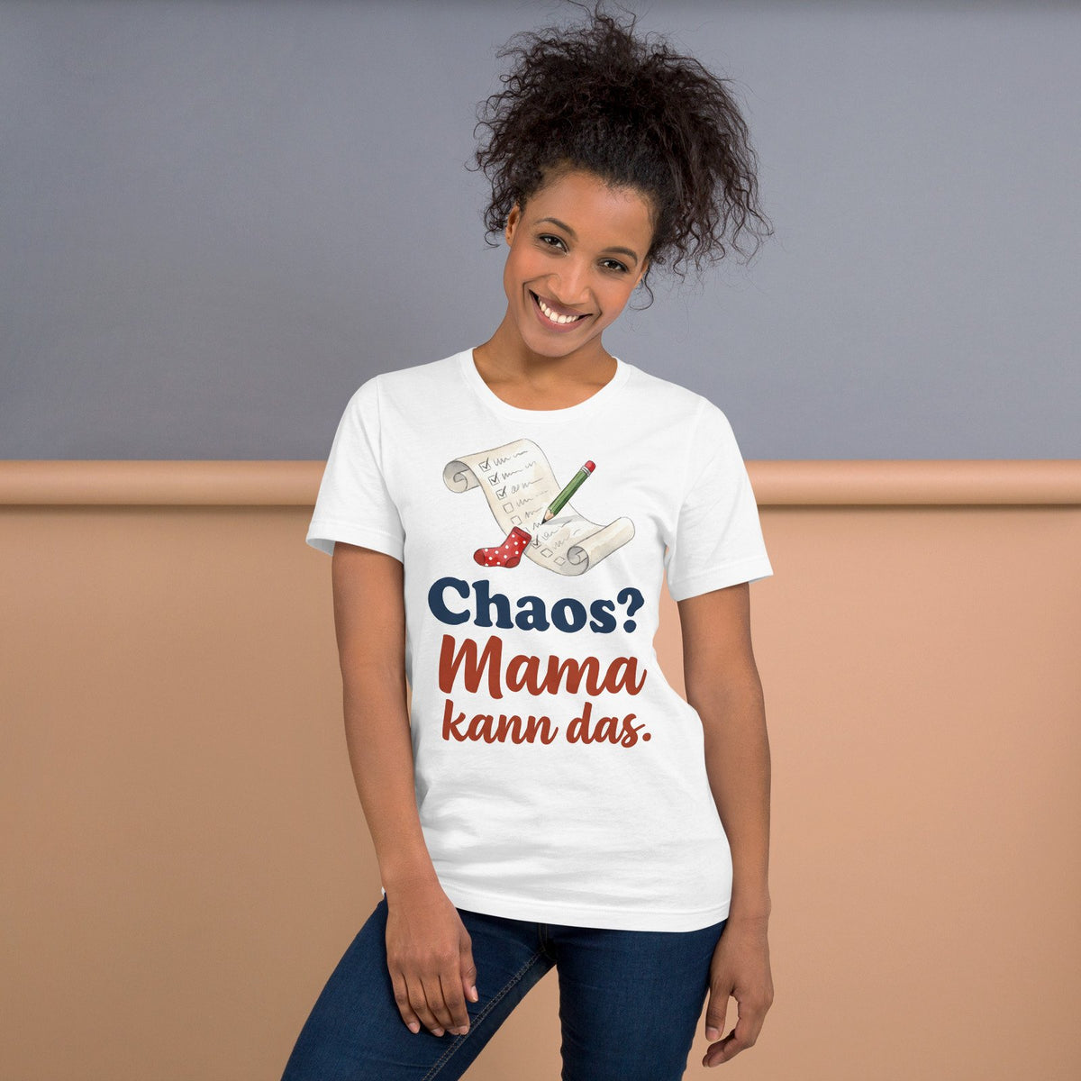 Chaos? Mama kann das. — Shirt – Produktfoto 2
