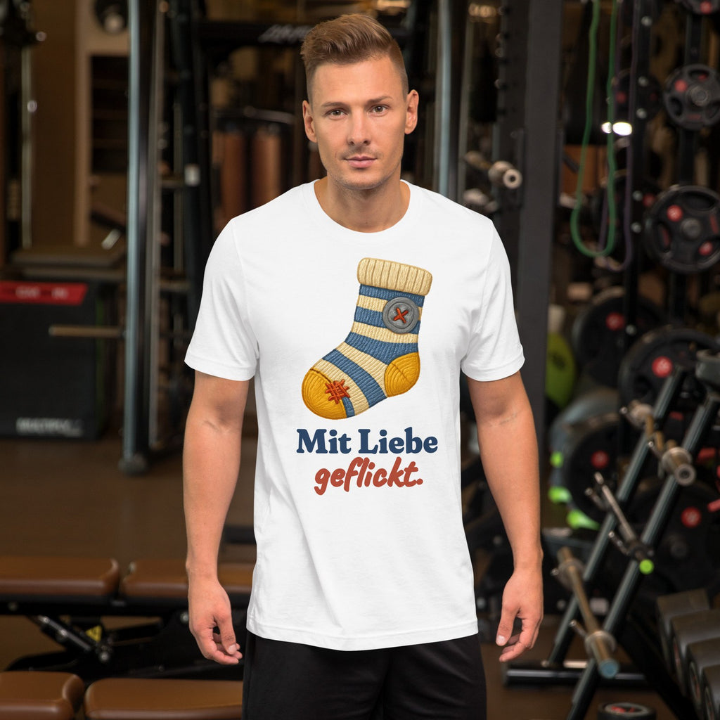 Mit Liebe geflickt. — Shirt – Produktfoto
