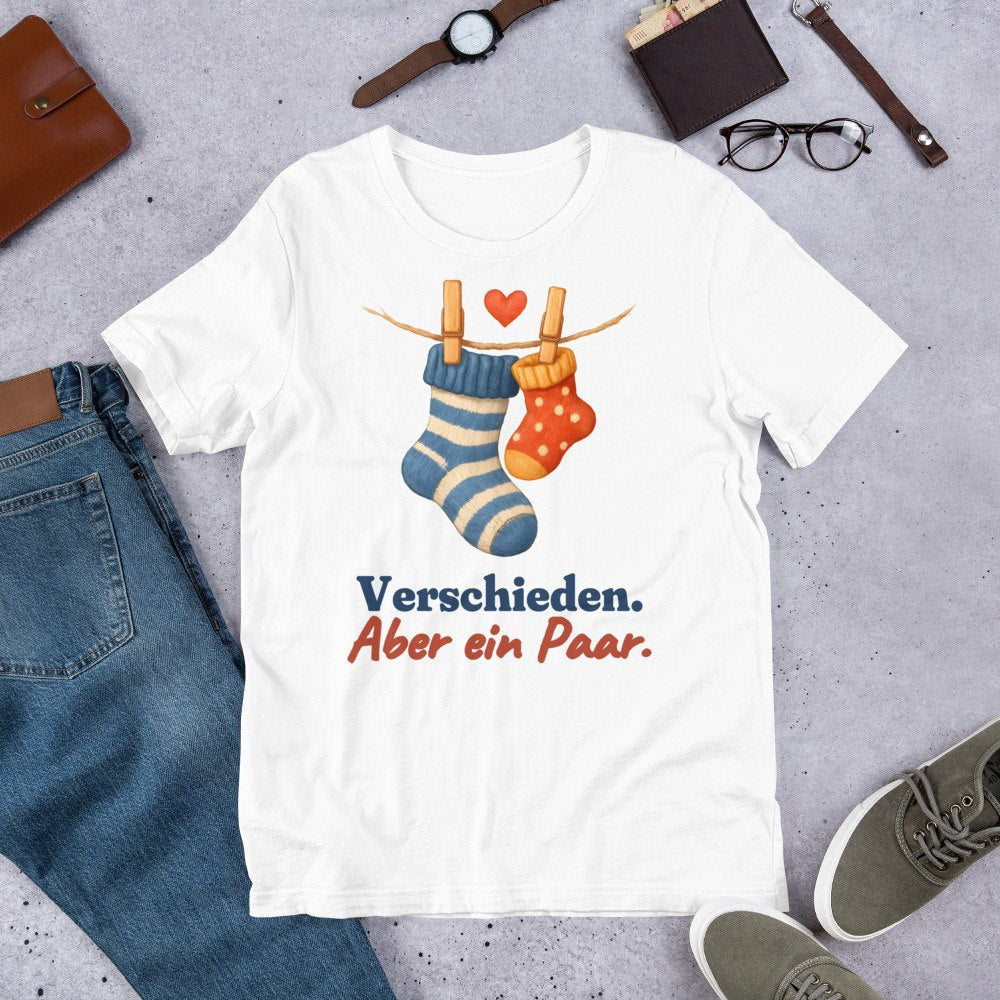 Verschieden. Aber ein Paar. — Shirt – Produktfoto